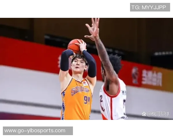 王哲林砍下19分13篮板布莱德索全场24分助力上海险胜广厦